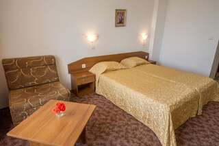 Отель Hotel Genada Свети-Влас Двухместный номер с 1 кроватью или 2 отдельными кроватями и видом на море-14